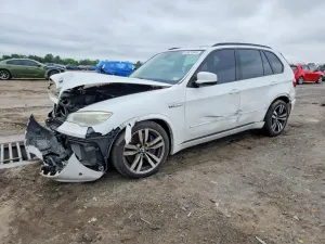 BMW X5 4.4L 8 2013