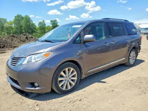 Toyota Sienna 3.5L 6 2016