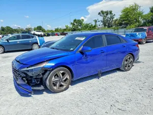 Hyundai Elantra 2.0L 4 2023