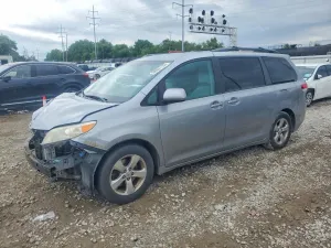Toyota Sienna 3.5L 6 2011