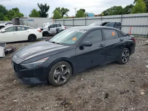 Hyundai Elantra 2.0L 4 2023
