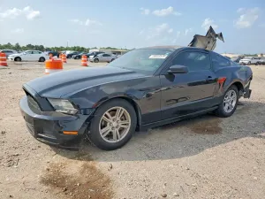 Ford Mustang 3.7L 6 2014