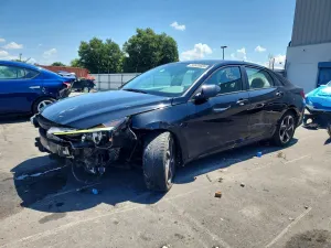 Hyundai Elantra 2.0L 4 2023