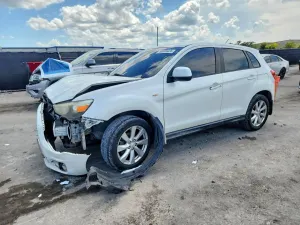 Mitsubishi Outlander 2.0L 4 2015