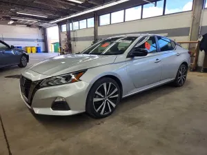 Nissan Altima 2.5L 4 2021