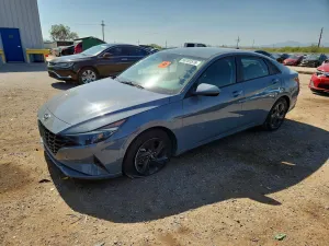 Hyundai Elantra 2.0L 4 2022