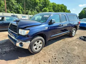 Toyota Tundra 5.7L 8 2013