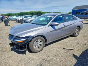 Hyundai Elantra 2.0L 4 2026