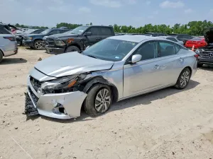 Nissan Altima 2.5L 4 2020