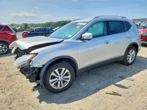 Nissan Rogue 2.5L 4 2015