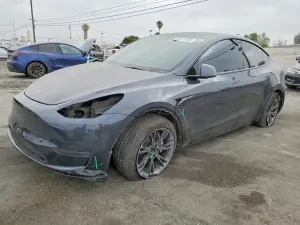 Tesla Model Y 2025
