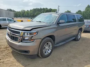 Chevrolet Suburban 5.3L 8 2019