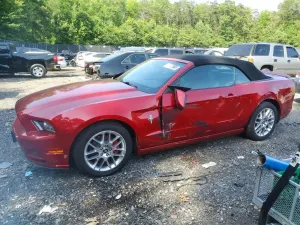 Ford Mustang 3.7L 6 2013