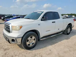 Toyota Tundra 4.6L 8 2011