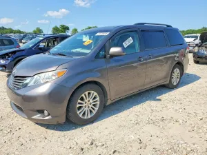 Toyota Sienna 3.5L 6 2014