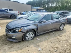 Nissan Altima 2.5L 4 2020