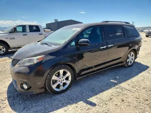 Toyota Sienna 3.5L 6 2013