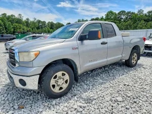 Toyota Tundra 5.7L 8 2011