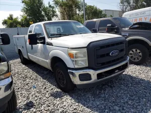 Ford F-350 SUPER DUTY 6.2L 8 2013