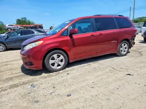 Toyota Sienna 3.5L 6 2017