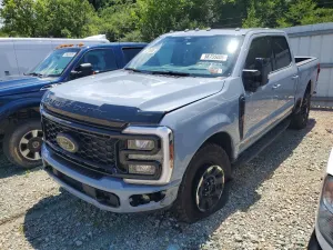 Ford F-350 6.7L 8 2025