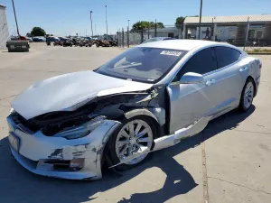 Tesla Model S 2016