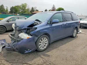 Toyota Sienna 3.5L 6 2016
