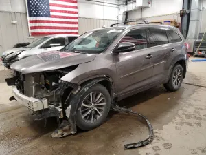 Toyota Highlander SE 3.5L 6 2018