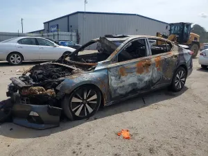 Nissan Altima 2.5L 4 2019