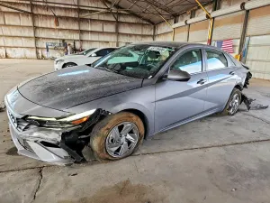 Hyundai Elantra 2.0L 4 2025
