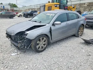 Chrysler 200 2.4L 4 2013