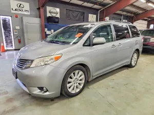 Toyota Sienna 3.5L 6 2014