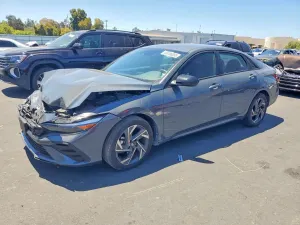 Hyundai Elantra 2.0L 4 2025