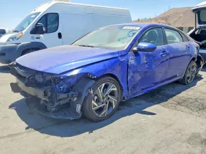 Hyundai Elantra 2.0L 4 2025