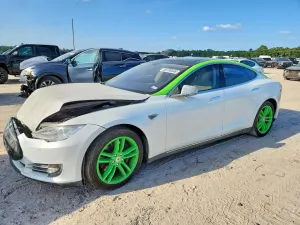 Tesla Model S 2014
