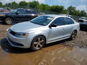 Volkswagen Jetta 2.0L 4 2014