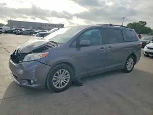 Toyota Sienna 3.5L 6 2015