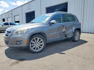Volkswagen Tiguan 2.0L 4 2011