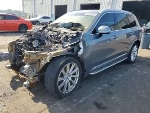 Volvo XC90 2.0L 4 2016