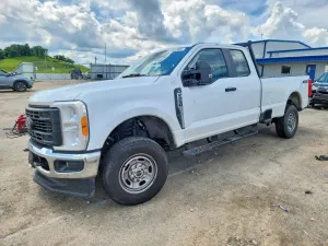 Ford F-250 6.8L 8 2023
