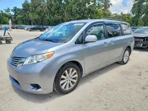 Toyota Sienna 3.5L 6 2017
