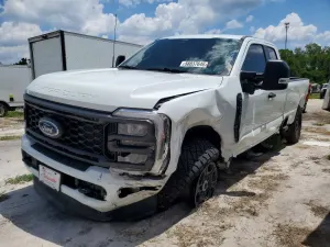 Ford F-350 6.7L 8 2025