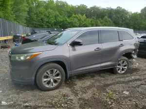 Toyota Highlander 3.5L 6 2015