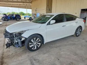 Nissan Altima 2.5L 4 2019