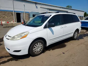 Toyota Sienna 3.5L 6 2010