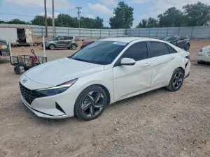 Hyundai Elantra 2.0L 4 2023
