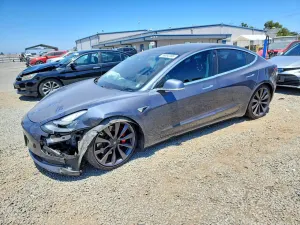 Tesla Model 3 2020