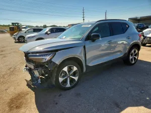 Volvo XC40 2.0L 4 2024