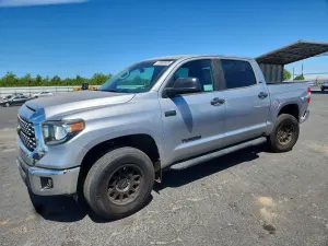Toyota Tundra 5.7L 8 2021
