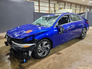 Hyundai Elantra 2.0L 4 2025